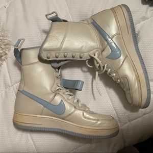 Vintage Nike High Top sneakers